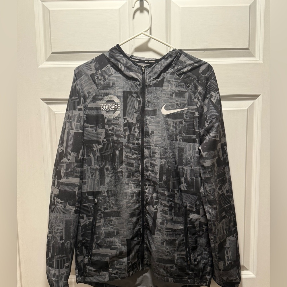 Nike 2018 Chicago Marathon Running Jacket​ - Picture 2 of 9